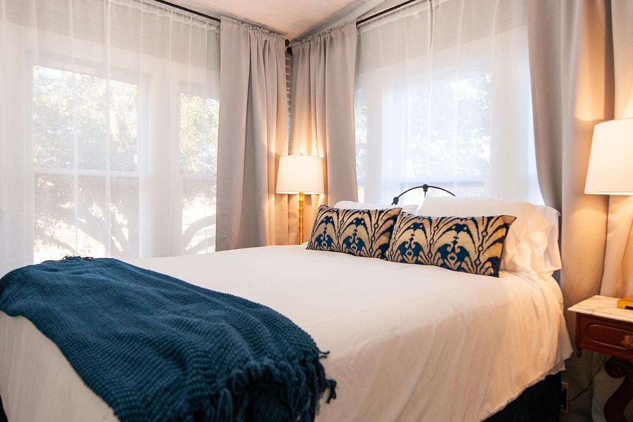 Dabbs Hotel Bed And Breakfast Llano Ngoại thất bức ảnh