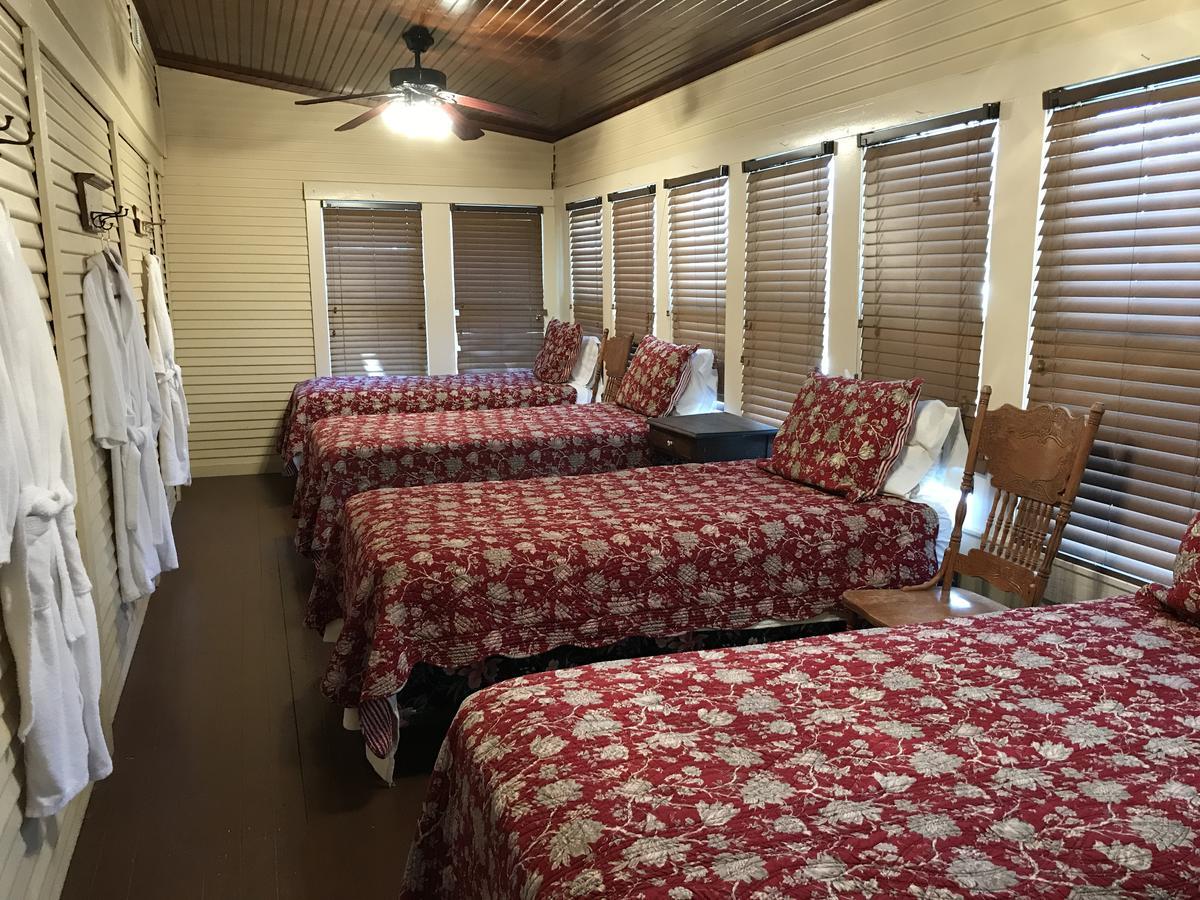 Dabbs Hotel Bed And Breakfast Llano Ngoại thất bức ảnh